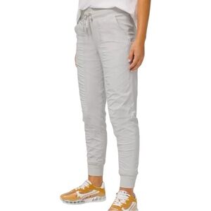 Athleta Pants Womens 6 Grey Trekkie North Jogger Pants Hiking Outdoor Pants